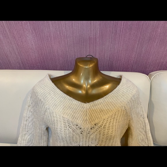 A&F beautiful sweater - Picture 2 of 7